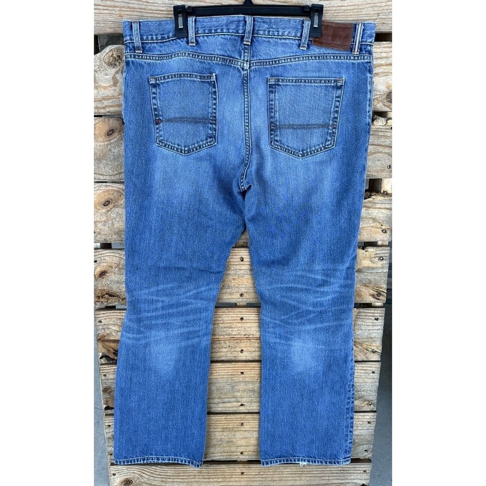 Tommy Hilfiger mens Size 38X32 Boot Cut‎ blue jeans